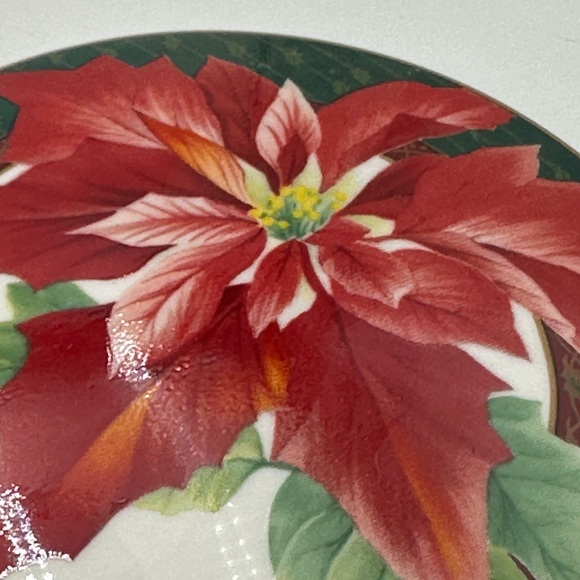 Mikasa Maxima Japan Holiday Fleur Covered Pointsettia Candy/Trinket Box - Picture 7 of 16